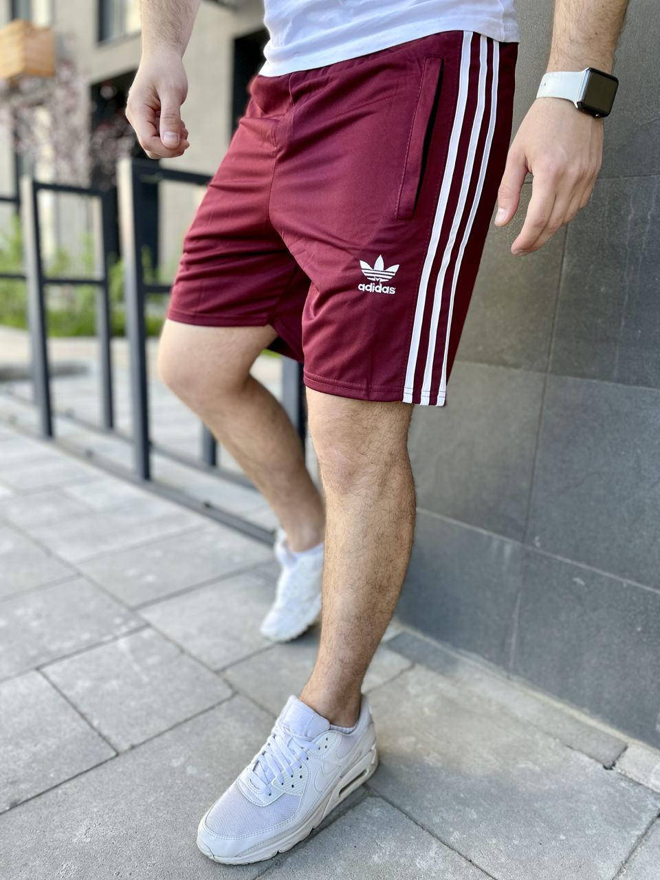 Мужские спортивные шорты Adidas Адидас бордовые короткие с полосками с вышитым логотипом летние M, Бордовый
Мужские спортивные шорты Adidas Адидас бордовые короткие с полосками с вышитым логотипом летние M, Бордовый