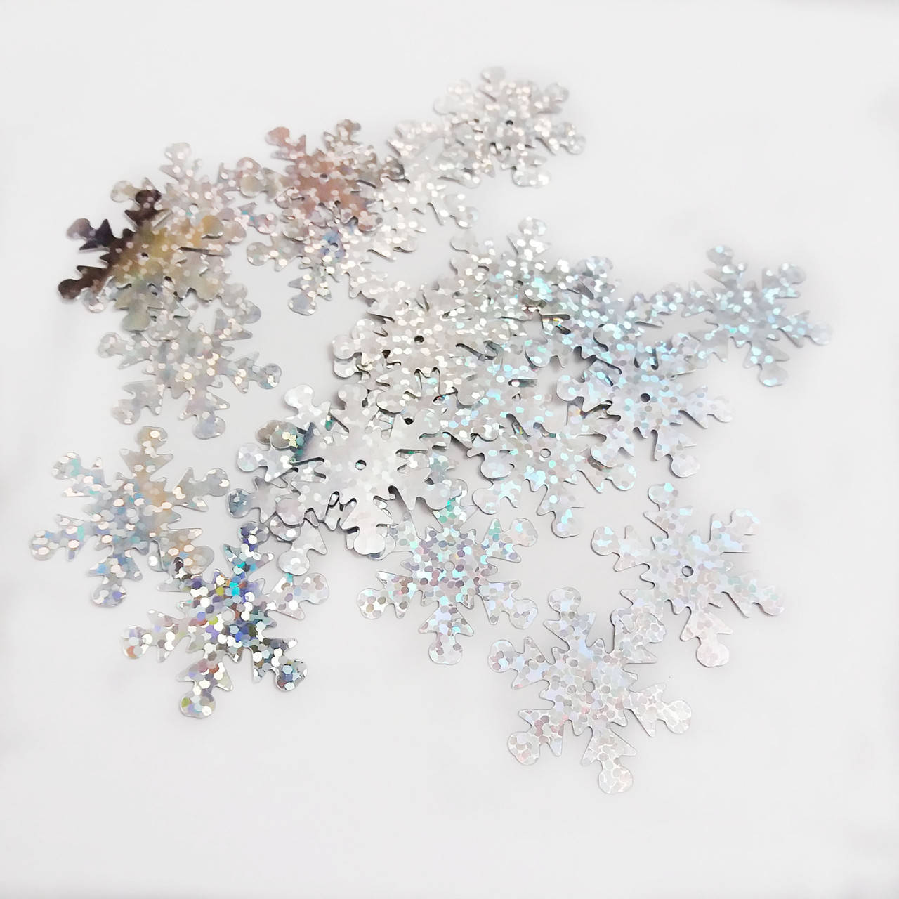 Пайетки снежинки 2,5 см Серебро. Набор 30 шт
Пайетки снежинки 2,5 см Серебро. Набор 30 шт