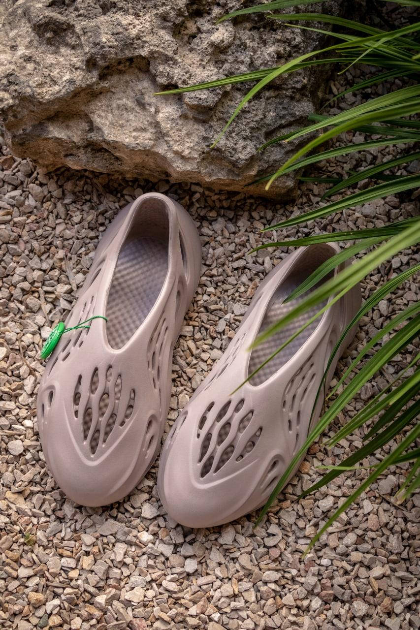 Adidas YEEZY Foam RNNR Sand Сандали унисекс бежевого цвета Шлепки изи Тапки унисекс Крутые тапочки Мужские
Adidas YEEZY Foam RNNR Sand Сандали унисекс бежевого цвета Шлепки изи Тапки унисекс Крутые тапочки Мужские