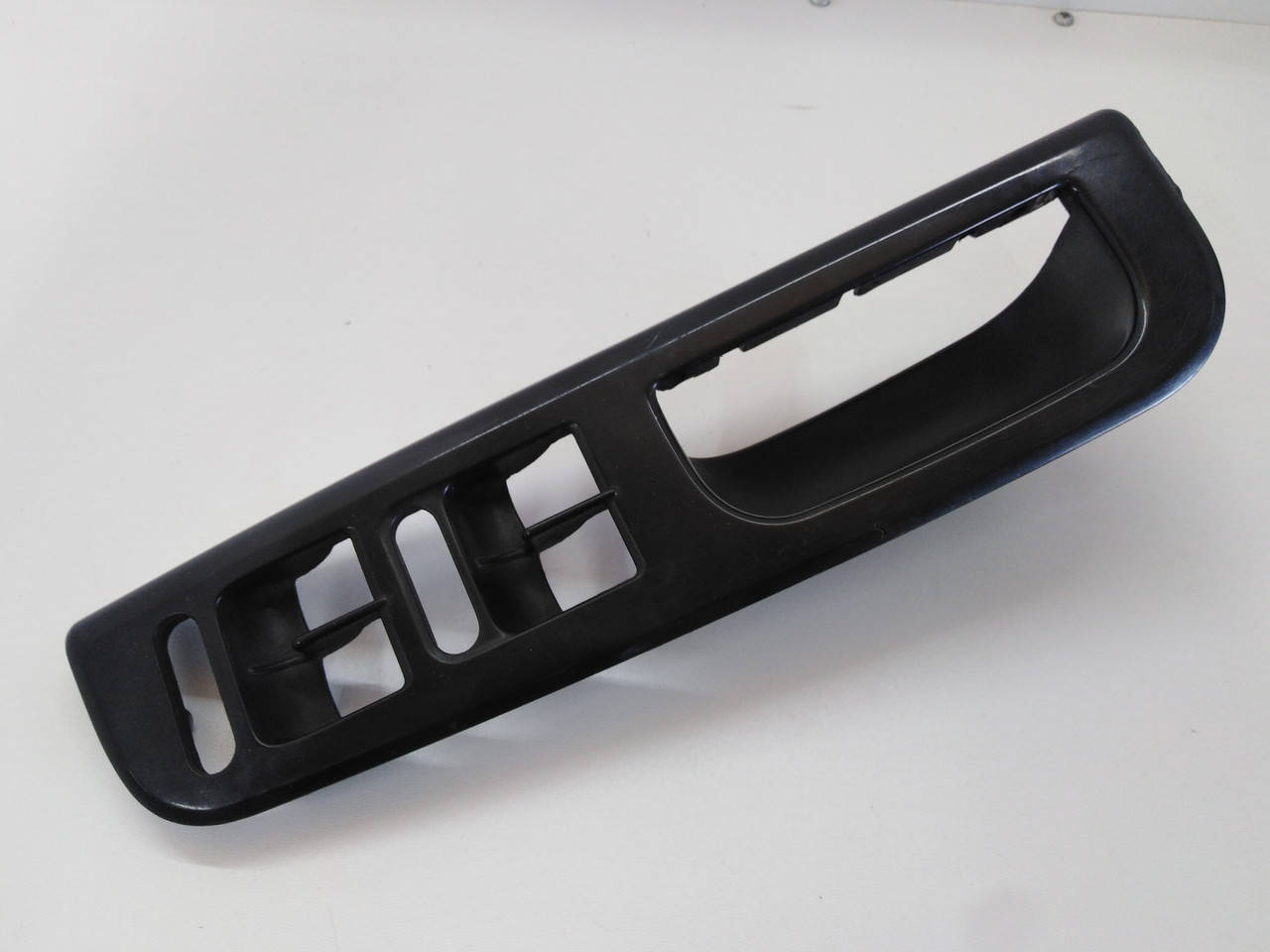 Накладка ручки двери Volkswagen Golf 4, Bora,Гольф 4, Бора. 3B1867171E.
Накладка ручки двери Volkswagen Golf 4, Bora,Гольф 4, Бора. 3B1867171E.