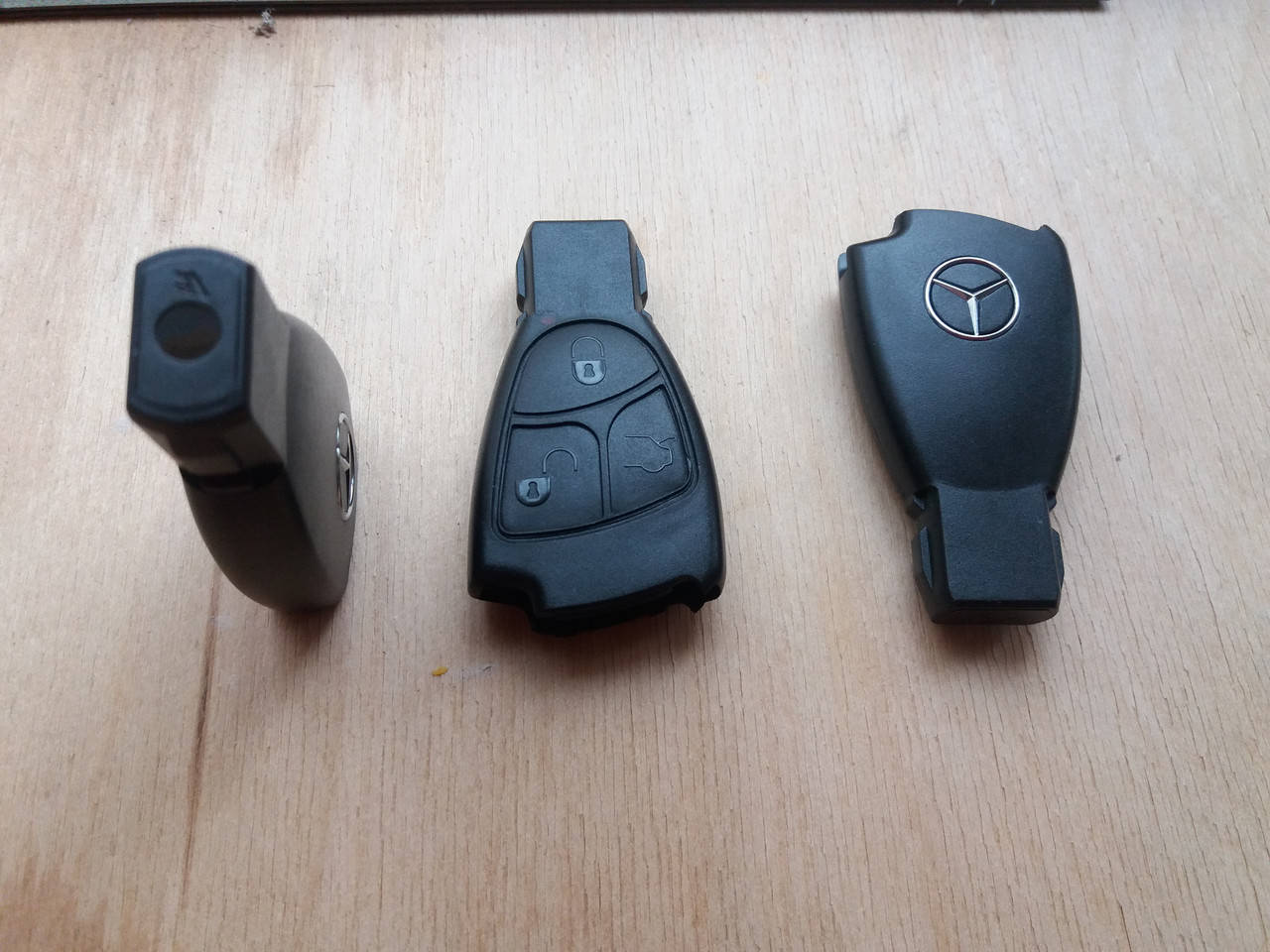 Корпус смарт ключа MERCEDES W169, W203, W245, W211, W639, W220, Vito, Viano, Vaneo (мерседес) 3 - кнопки
Корпус смарт ключа MERCEDES W169, W203, W245, W211, W639, W220, Vito, Viano, Vaneo (мерседес) 3 - кнопки