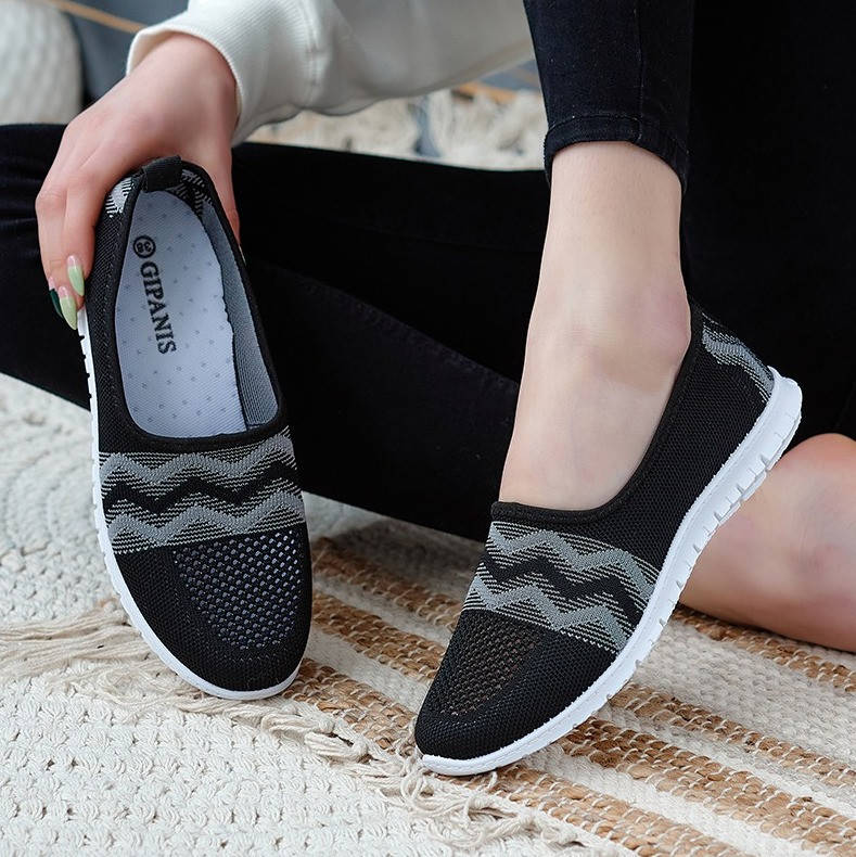 Мокасины женские слипоны летние черного цвета (Нс-579ч)
Мокасины женские слипоны летние черного цвета (Нс-579ч)