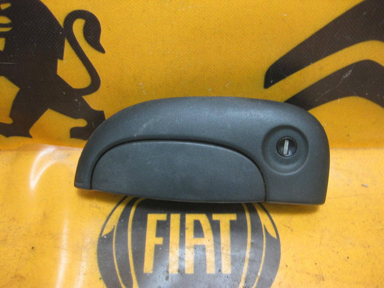 Б/У Ручка двери наружная передняя левая RENAULT KANGOO 1 Nissan Kubistar 7700354478 
Б/У Ручка двери наружная передняя левая RENAULT KANGOO 1 Nissan Kubistar 7700354478
