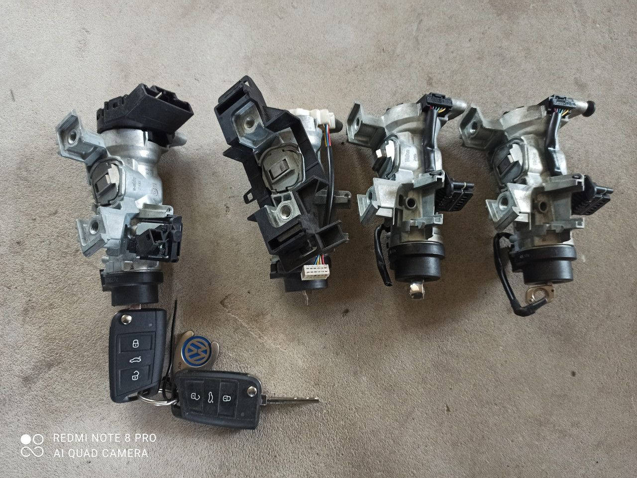 Замок зажигания 5G0959753BA, 5Q0905865, 1K0905851B, 1K0905865, 30936044, 1K0905841, 1K0905851, 5Q0905865A
Замок зажигания 5G0959753BA, 5Q0905865, 1K0905851B, 1K0905865, 30936044, 1K0905841, 1K0905851, 5Q0905865A