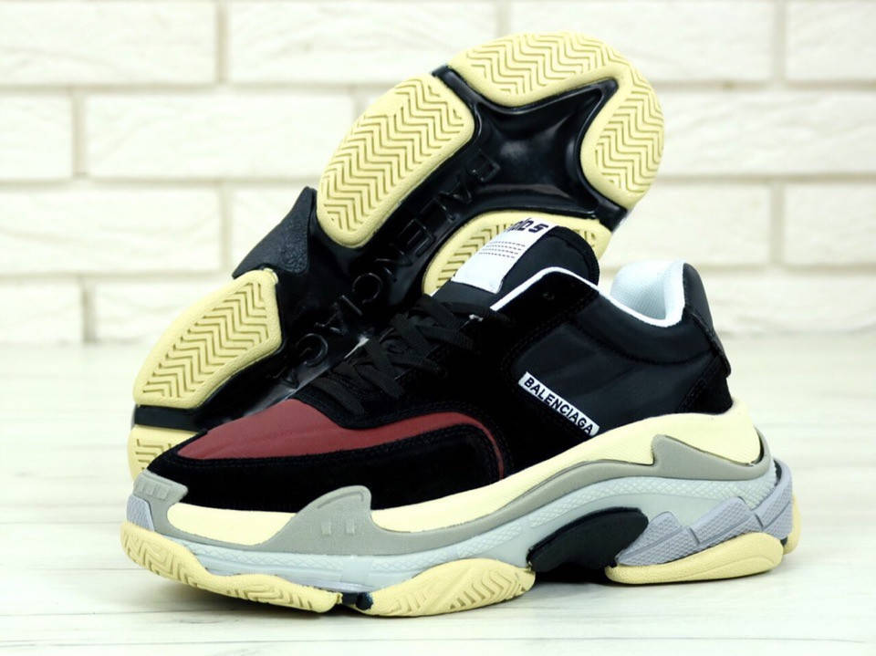 Женские кроссовки Balenciaga Triple S V2 Black Burgundy, женские кроссовки баленсиага трипл с, баленсияга, Разные цвета
Женские кроссовки Balenciaga Triple S V2 Black Burgundy, женские кроссовки баленсиага трипл с, баленсияга, Разные цвета