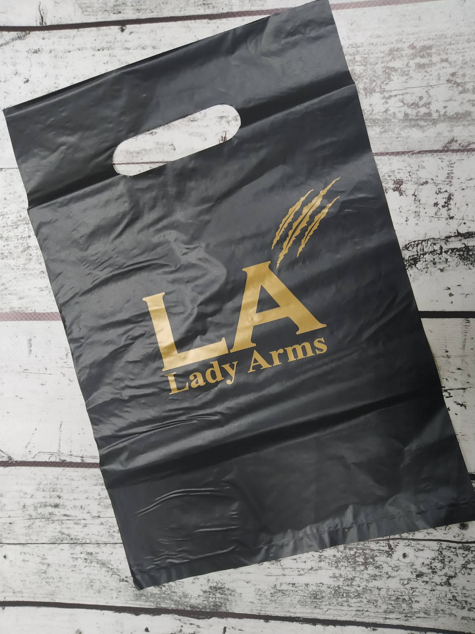 Пакет 21х30см с логотипом LA
Пакет 21х30см с логотипом LA