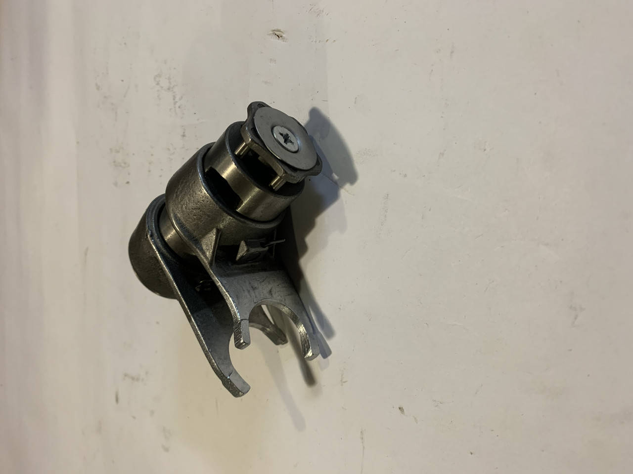 Вилочки переключения передач Дельта с валом 
Вилочки переключения передач Дельта с валом