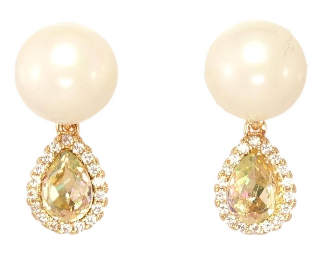 Серьги Xuping Позолота 18K с кристаллами Swarovski гвоздики Жемчужина и Переливающийся Кристалл Окантовка
Серьги Xuping Позолота 18K с кристаллами Swarovski гвоздики Жемчужина и Переливающийся Кристалл Окантовка