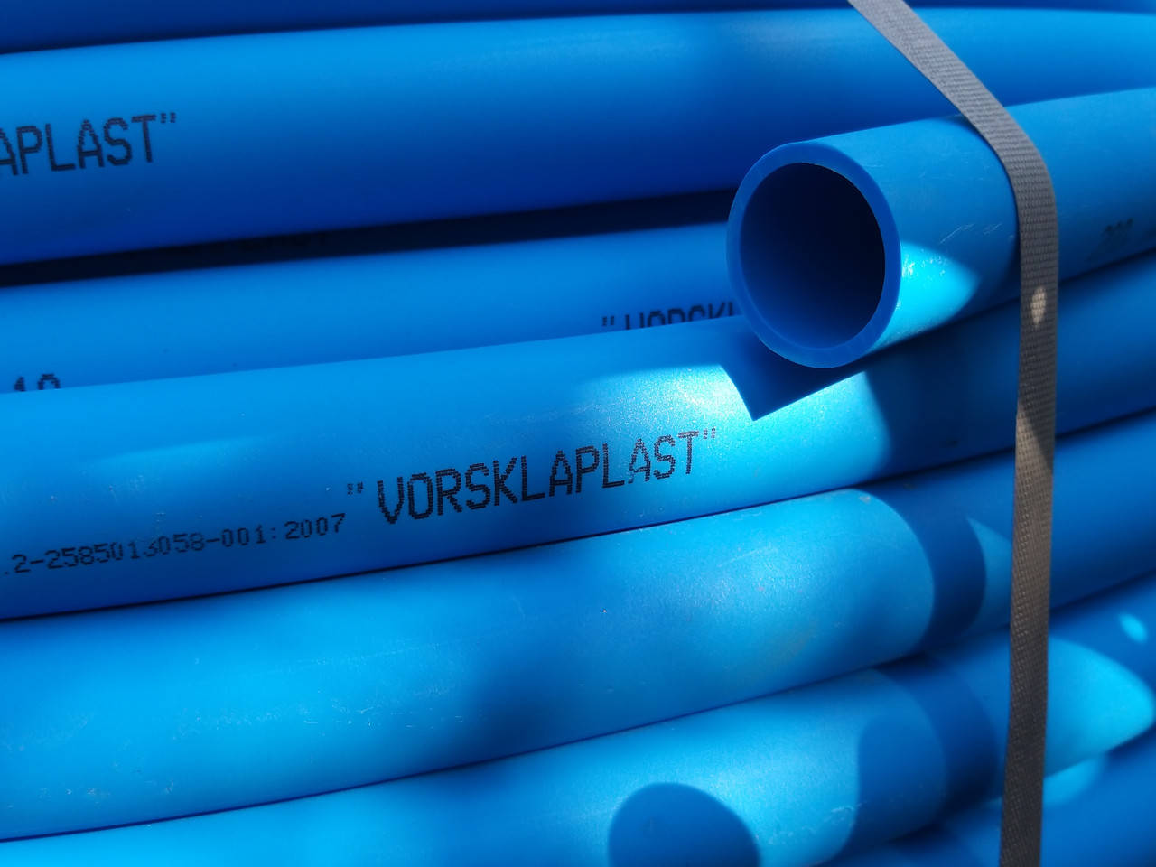 Труба полиэтиленовая 32 мм*3,0 мм СИНЯЯ-ПЕРВИЧКА 10 атм VORSKLAPLAST (200 м в бухте), Синий
Труба полиэтиленовая 32 мм*3,0 мм СИНЯЯ-ПЕРВИЧКА 10 атм VORSKLAPLAST (200 м в бухте), Синий