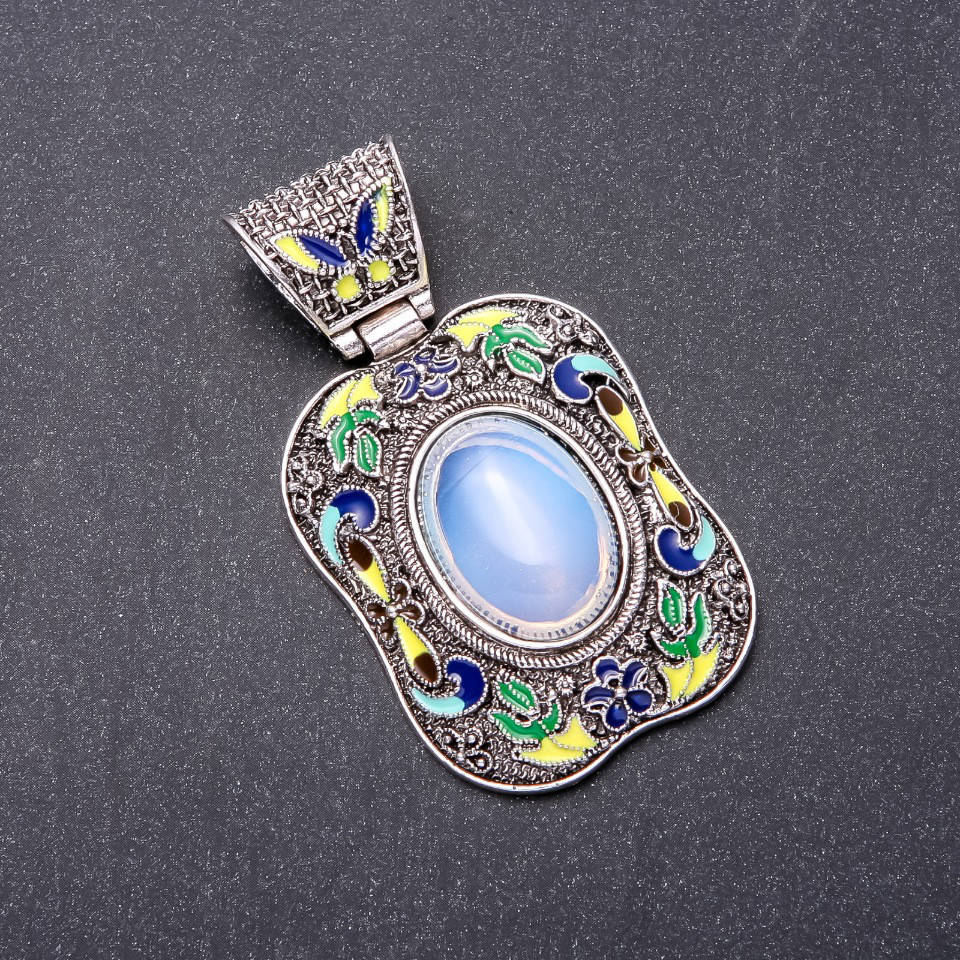 Кулон Лунный Камень в квадратной оправе под старину эмаль 2,5х1,8см 5х4см L-7см 
Кулон Лунный Камень в квадратной оправе под старину эмаль 2,5х1,8см 5х4см L-7см