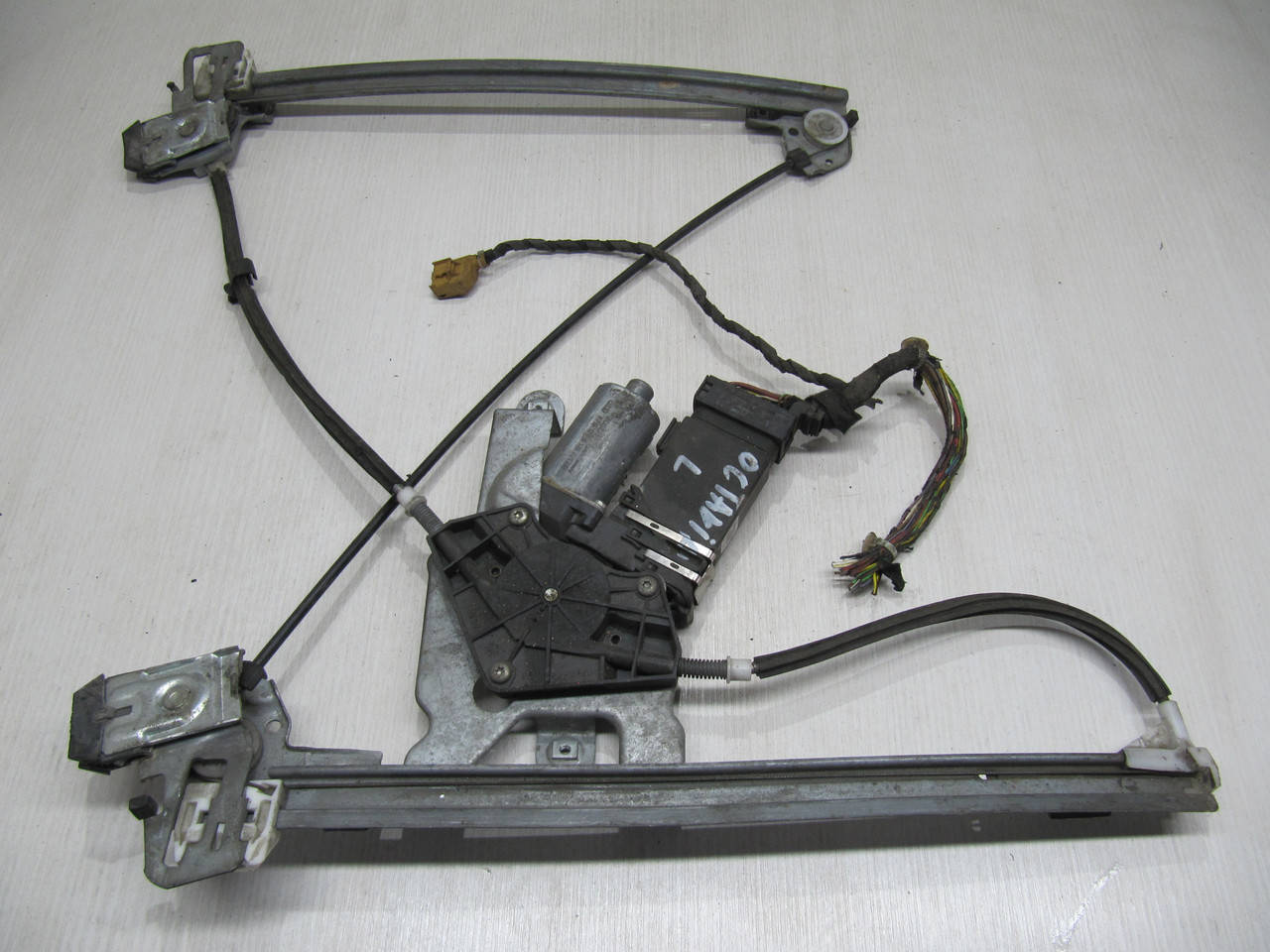 Стеклоподъемник ЕЛЕКТРО передний левый Шкода Октавия Тур Skoda Octavia Tur
Стеклоподъемник ЕЛЕКТРО передний левый Шкода Октавия Тур Skoda Octavia Tur