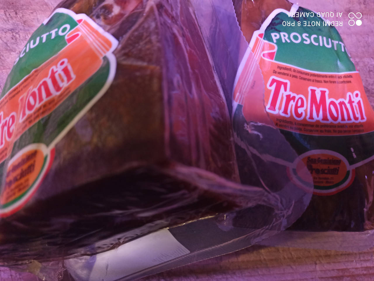 Прошутто Крудо Prosciutto Crudo Salumeo сыровяленая ветчина кусочки по 0,900 - 1,300 кг.
Прошутто Крудо Prosciutto Crudo Salumeo сыровяленая ветчина кусочки по 0,900 - 1,300 кг.