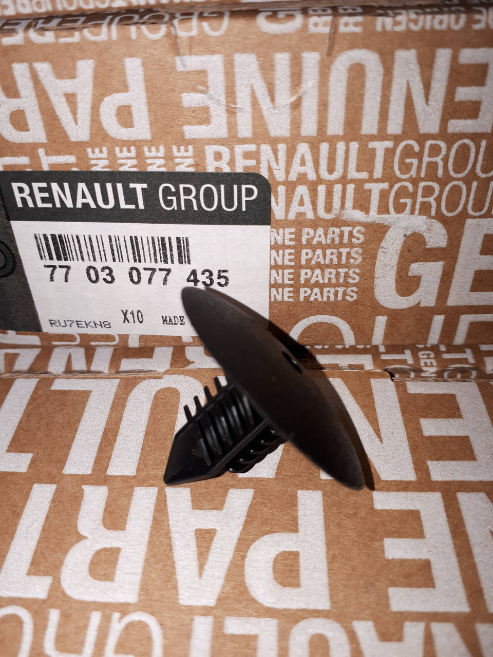 Клипса крепления передних подкрылков Renault Trafic 01->14 Renault Франция 7703077435
Клипса крепления передних подкрылков Renault Trafic 01->14 Renault Франция 7703077435