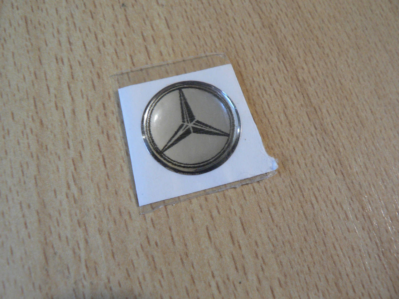 Наклейка s круглая Mercedes светлая 20х20х1.2мм силиконовая эмблема в круге на авто Мерседес
Наклейка s круглая Mercedes светлая 20х20х1.2мм силиконовая эмблема в круге на авто Мерседес