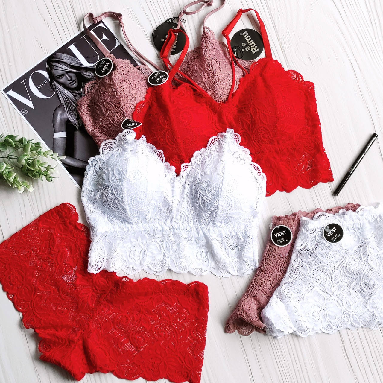 Комплект белья кружевной (Код 305-К440)
Комплект белья кружевной (Код 305-К440)