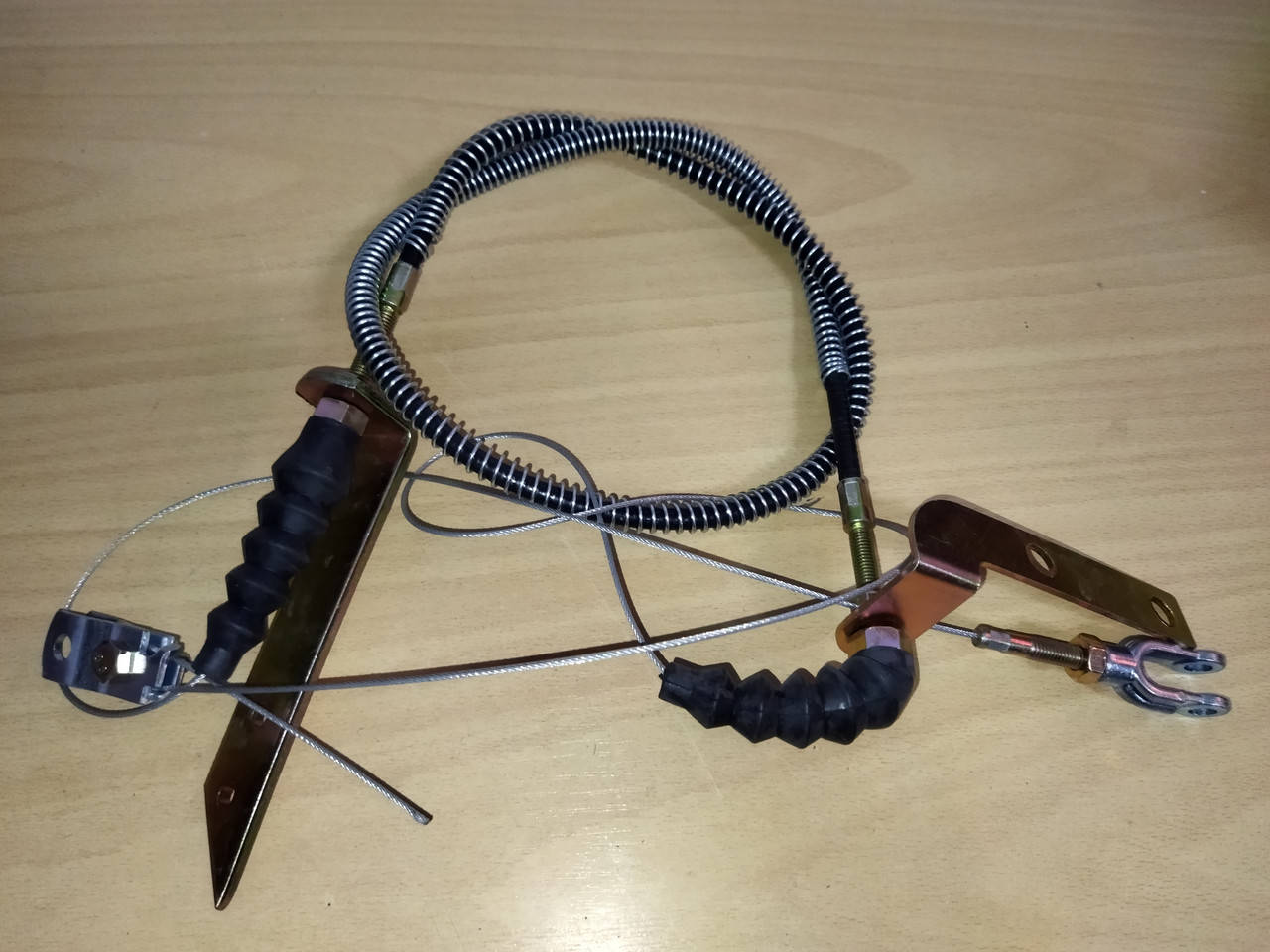 Привод гибкий МАЗ в сборе (трос газа) L=2233 мм. (64229-1108580-01)
Привод гибкий МАЗ в сборе (трос газа) L=2233 мм. (64229-1108580-01)