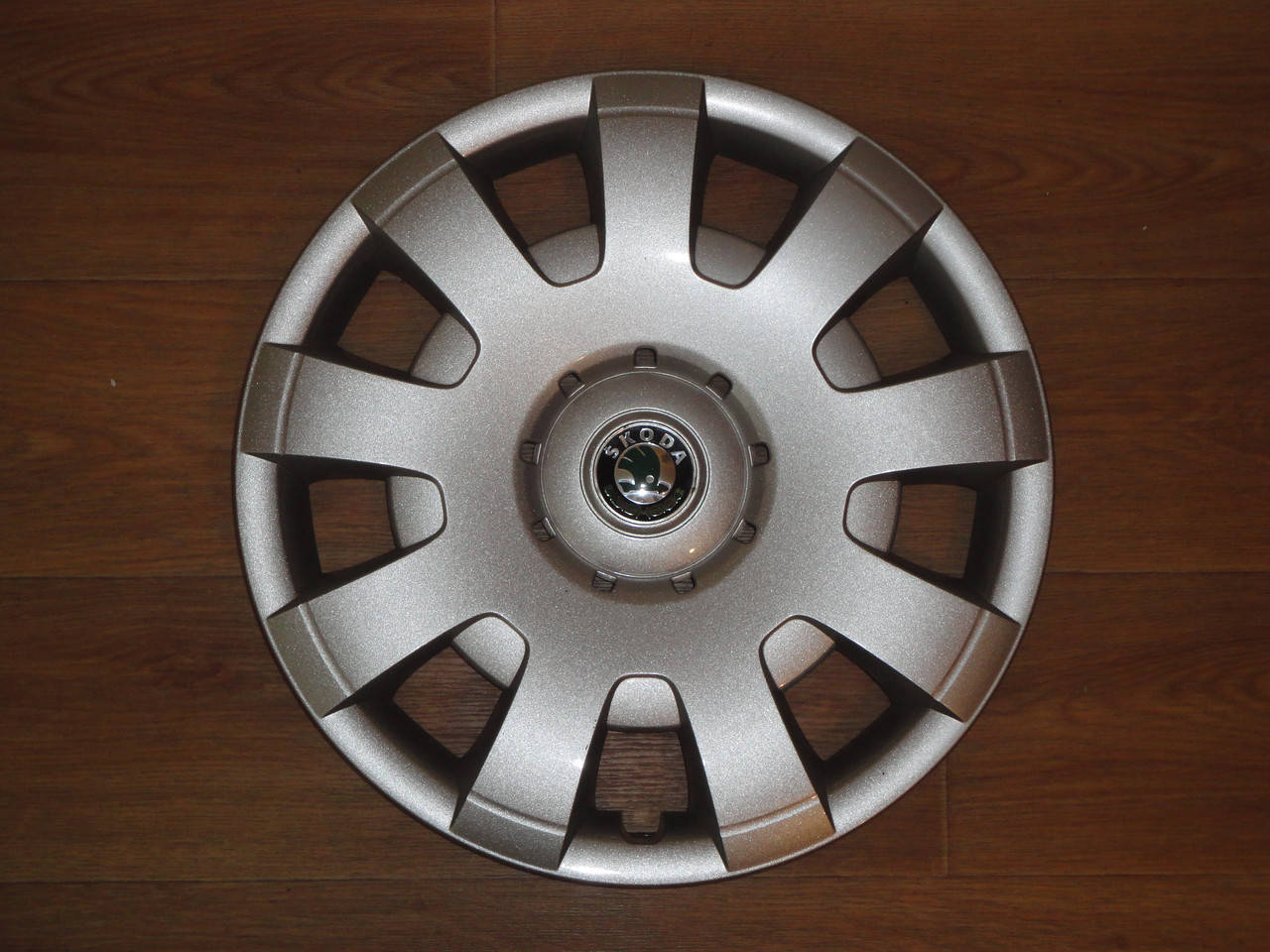 Оригинальный колпак на Skoda SuperB R16 (Шкода СуперБ R16) 3T0 601 147 Tempel - 7J x 16" - CDB800001
Оригинальный колпак на Skoda SuperB R16 (Шкода СуперБ R16) 3T0 601 147 Tempel - 7J x 16" - CDB800001