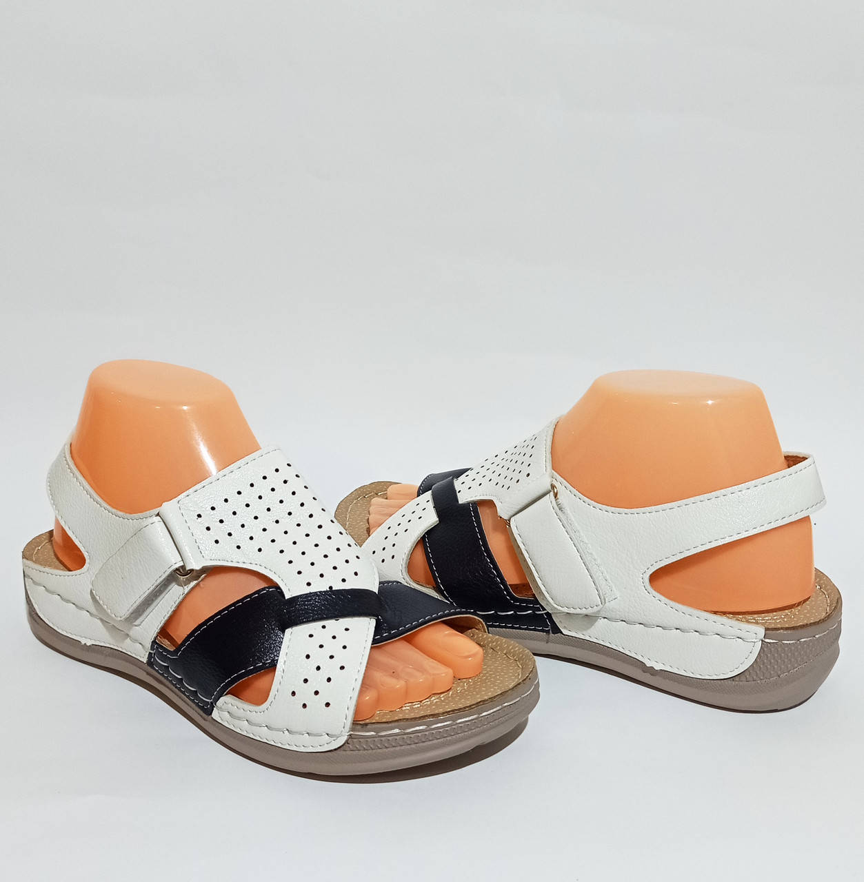 Босоножки женские, сандали женские,на низком ходу на ортопедической подошве практичная обувь на каждый день.
Босоножки женские, сандали женские,на низком ходу на ортопедической подошве практичная обувь на каждый день.