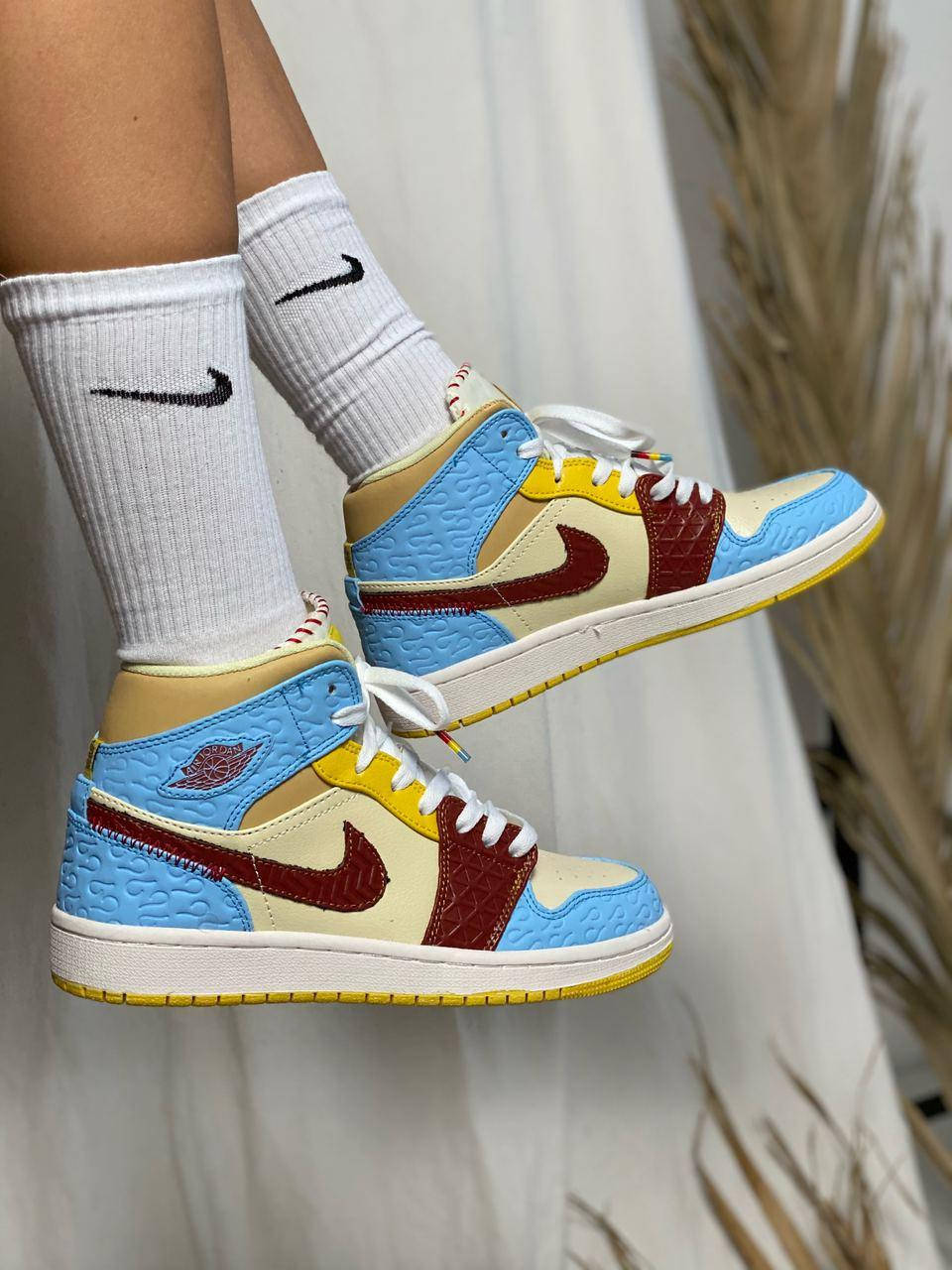Женские кроссовки Air Jordan 1 Mid SE Fearless Maison Chateau Rouge CU2803-200, Разные цвета
Женские кроссовки Air Jordan 1 Mid SE Fearless Maison Chateau Rouge CU2803-200, Разные цвета