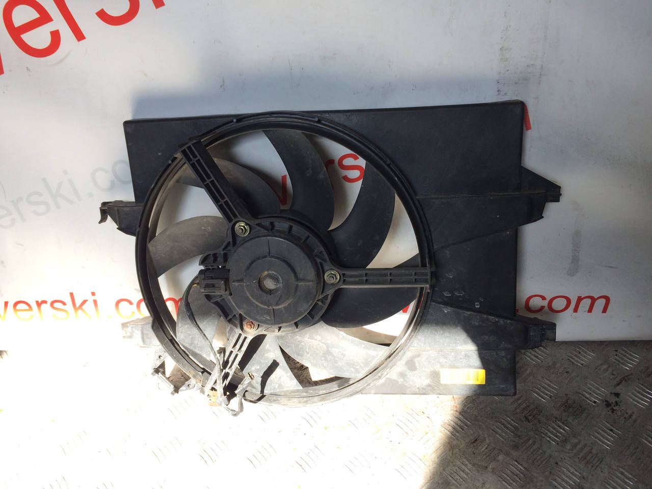 Диффузор вентилятора Ford Fusion, бензин, 8240367
Диффузор вентилятора Ford Fusion, бензин, 8240367