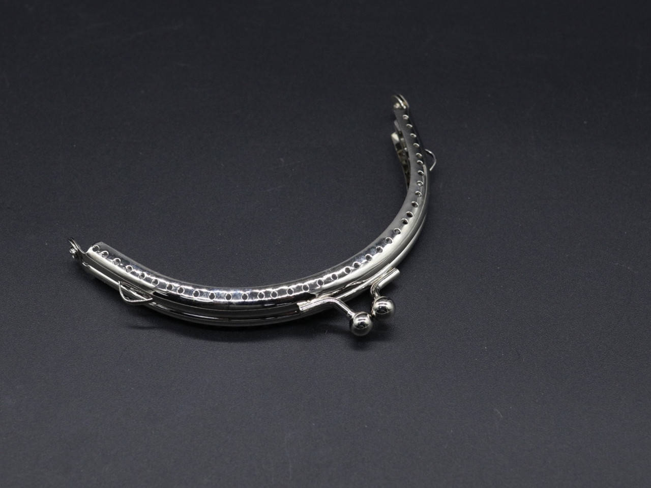 Фермуар. Цвет "серебро". 10.5см.
Фермуар. Цвет "серебро". 10.5см.