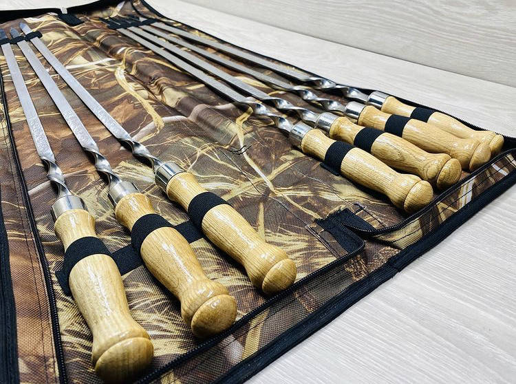 Набор шампуров для шашлыка с деревянными ручками в чехле
Набор шампуров для шашлыка с деревянными ручками в чехле