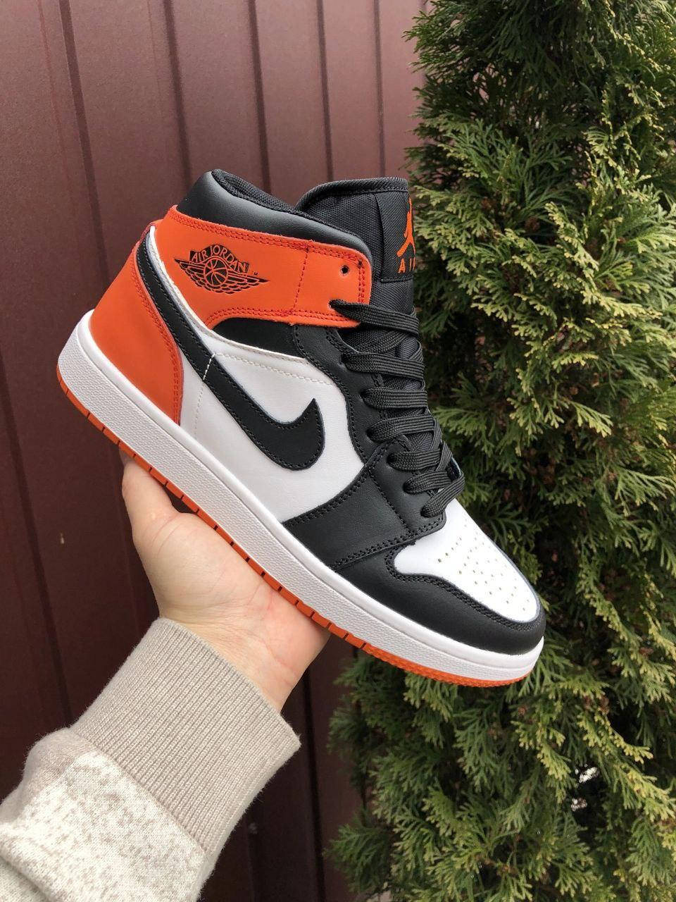 Кроссовки мужские Nike Air Jordan 1 Retro, найк аир джордан высокие черные с белым оранжевым кожа 44-28 см, Оранжевый
Кроссовки мужские Nike Air Jordan 1 Retro, найк аир джордан высокие черные с белым оранжевым кожа 44-28 см, Оранжевый