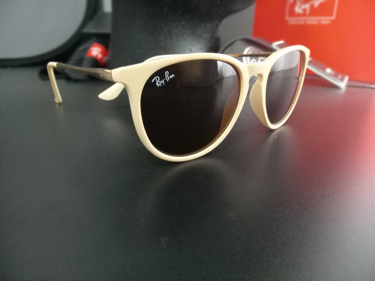 ТОП Ray-Ban Erika RB4171 Женские и Мужские Солнцезащитные очки Модные и Стильные 2021 С Коричневыми линзами, Белый
ТОП Ray-Ban Erika RB4171 Женские и Мужские Солнцезащитные очки Модные и Стильные 2021 С Коричневыми линзами, Белый