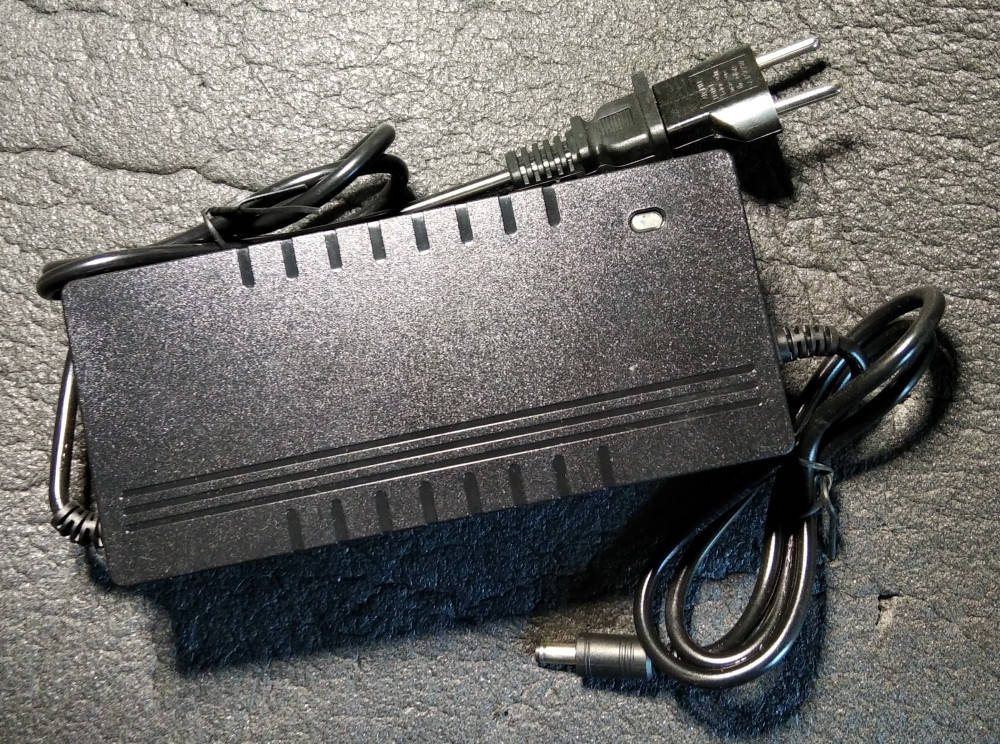 Зарядное для Li-Fe 48 V (58.4 V) 2 A
Зарядное для Li-Fe 48 V (58.4 V) 2 A