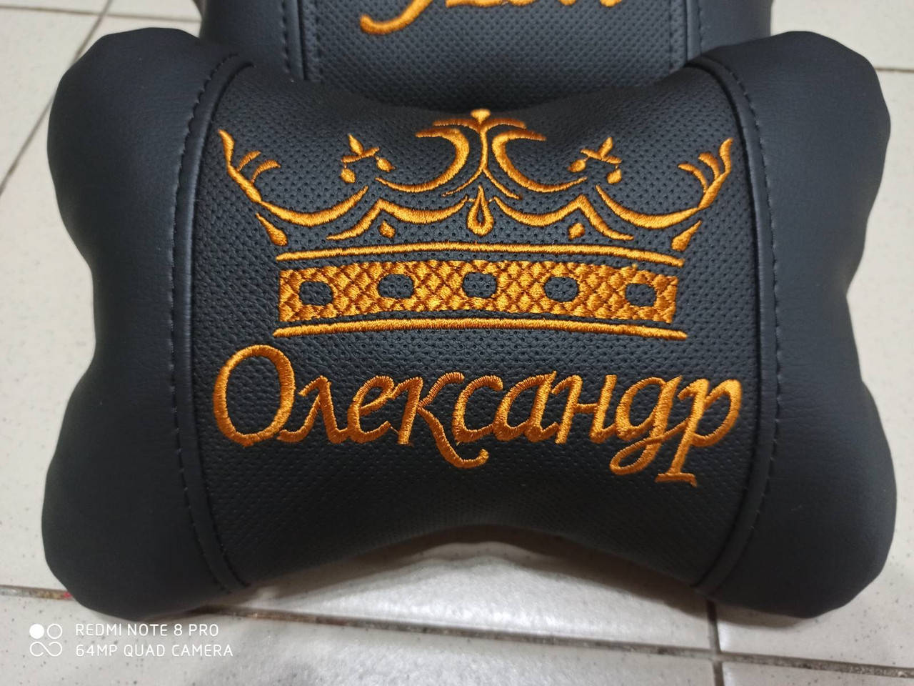 Автоподушка на подголовник с именем Олександр (можно любое имя) - оригинальный подарок мужу, мужчине, водителю, Черный
Автоподушка на подголовник с именем Олександр (можно любое имя) - оригинальный подарок мужу, мужчине, водителю, Черный