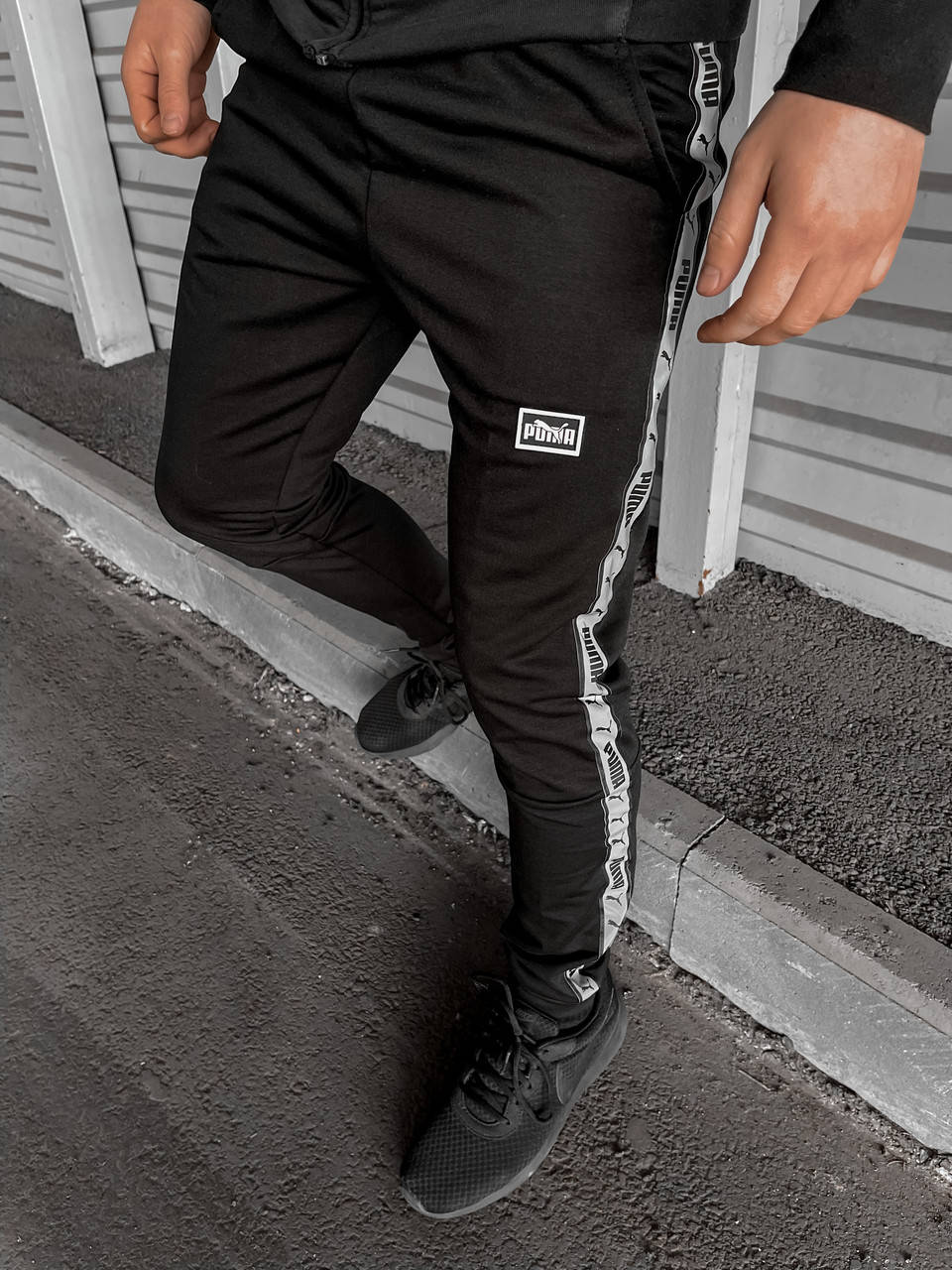 Штаны Спортивные мужские Puma (пума) с рефлективом Liner черные Осенние |Весенние | Летние, Черный
Штаны Спортивные мужские Puma (пума) с рефлективом Liner черные Осенние |Весенние | Летние, Черный