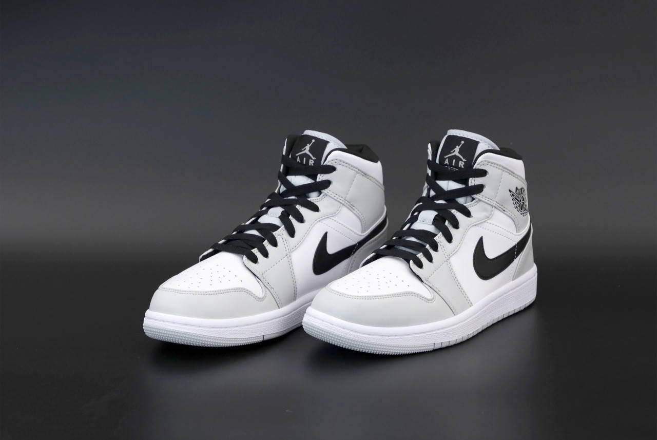 Мужские кроссовки Air Jordan 1 Retro High, Эир Джордан 1 Ретро Хай белые с серым с черным, Разные цвета
Мужские кроссовки Air Jordan 1 Retro High, Эир Джордан 1 Ретро Хай белые с серым с черным, Разные цвета