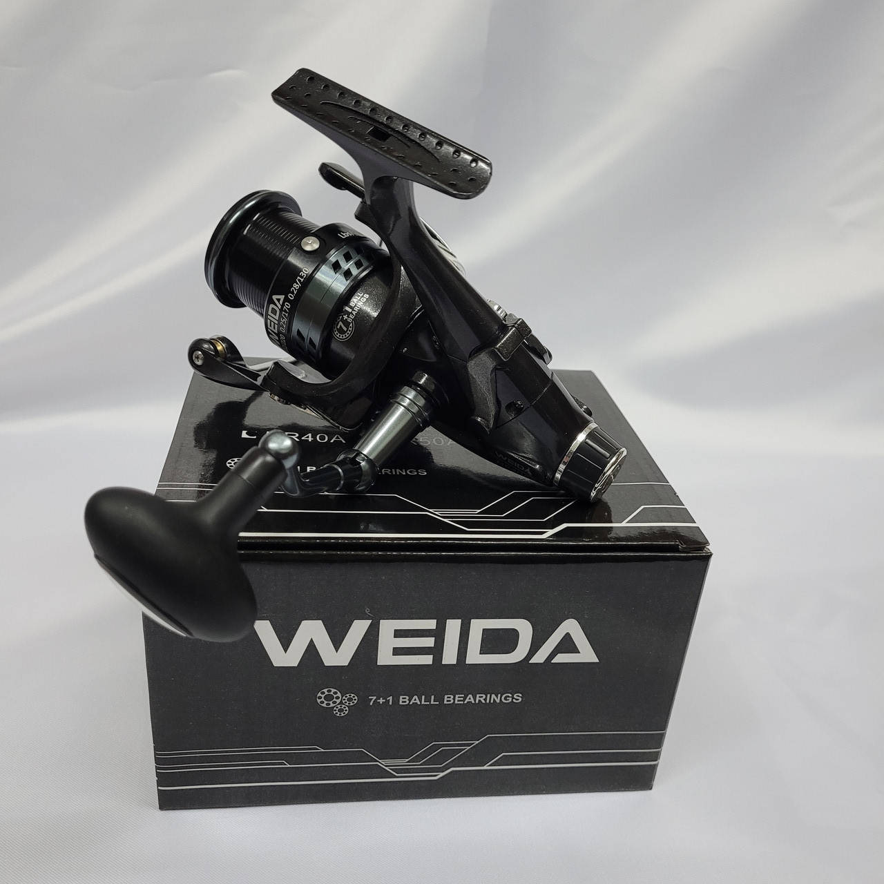 Катушка с бейтраннером карповая Weida (Kaida) HR 40A (низкопрофильная,конусная 7+1ВВ)
Катушка с бейтраннером карповая Weida (Kaida) HR 40A (низкопрофильная,конусная 7+1ВВ)
