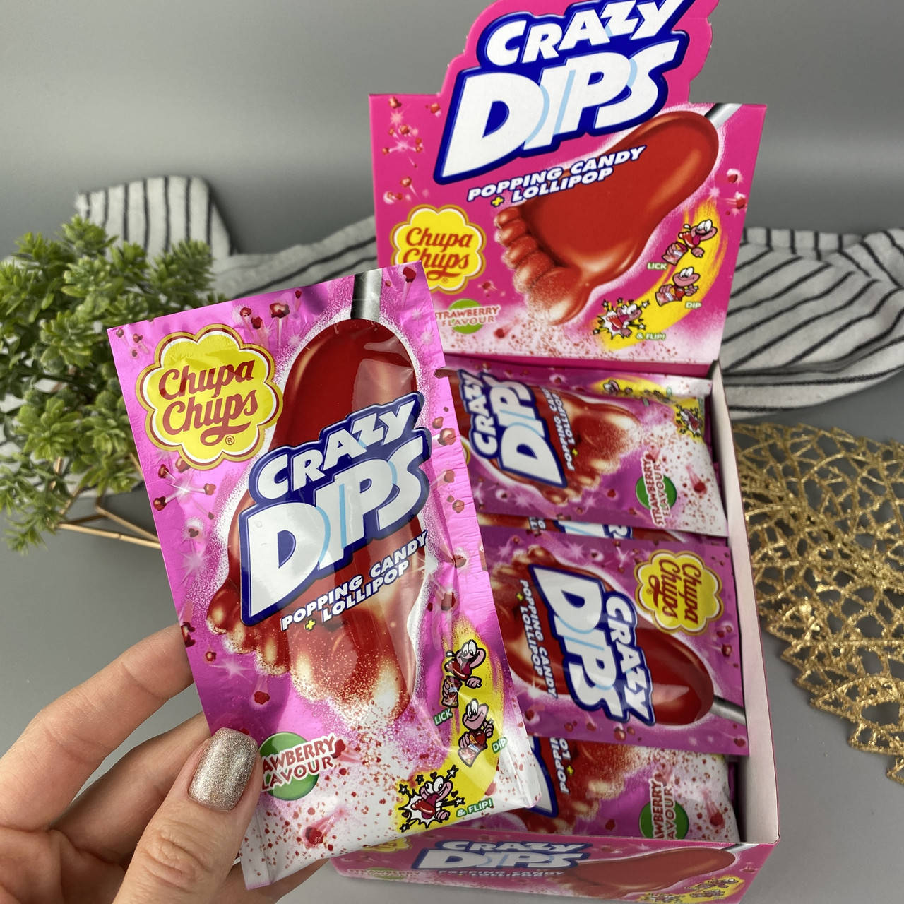 Чупа-чупс в виде ступни со вкусом клубники Chupa Chups Crazy Dips Strawberry 14 г 1 шт
Чупа-чупс в виде ступни со вкусом клубники Chupa Chups Crazy Dips Strawberry 14 г 1 шт