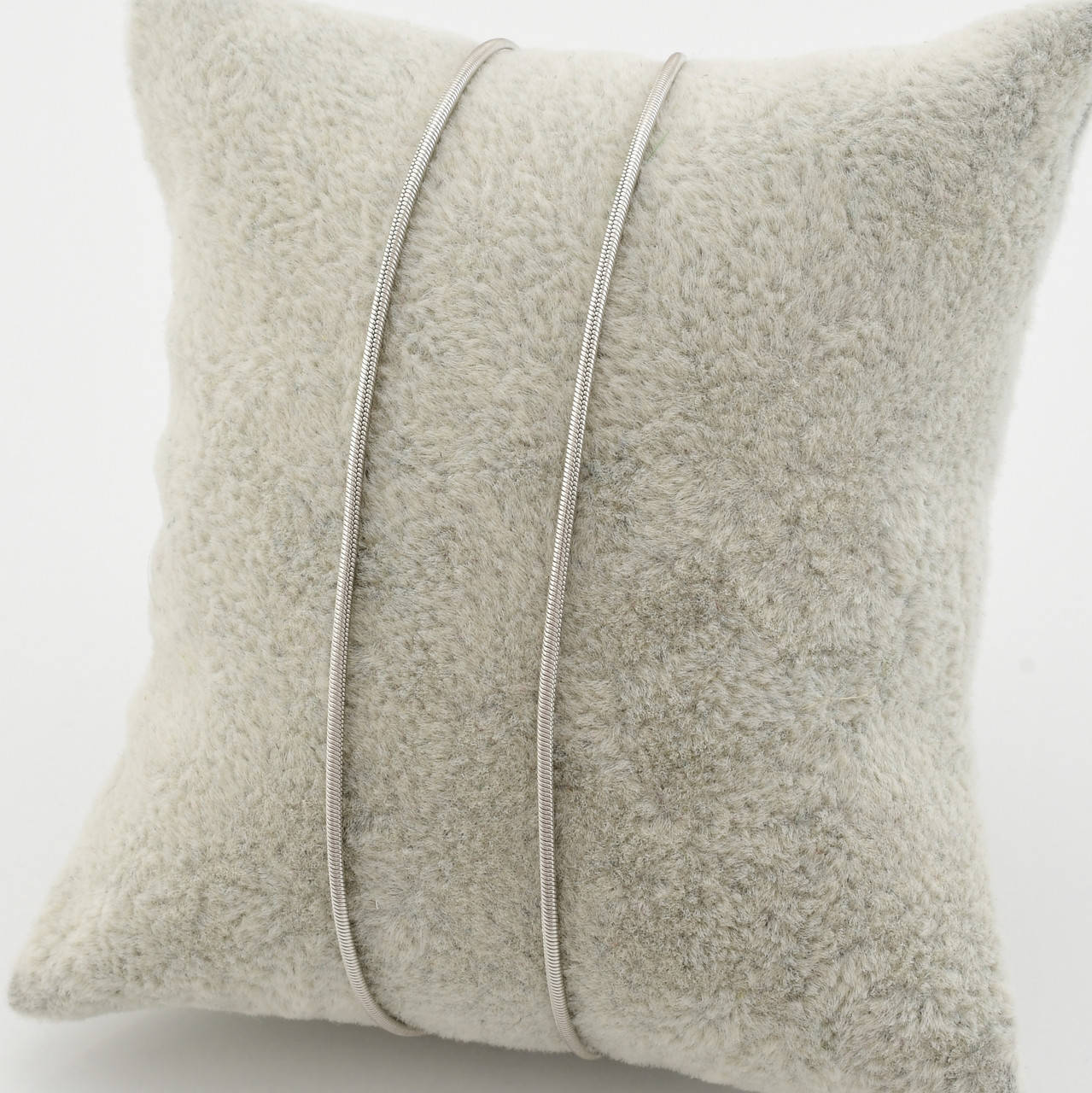 Серебряная цепочка родированная Змейка ширина 1 мм длина 40
Серебряная цепочка родированная Змейка ширина 1 мм длина 40