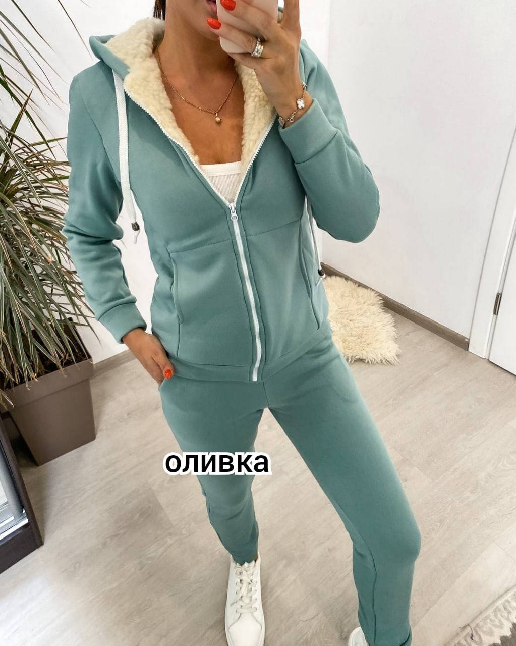 Теплый спортивный костюм трехнитка на флисе кофта на молнии+штаны размер: 42, 44, 46, 48, Оливковый
Теплый спортивный костюм трехнитка на флисе кофта на молнии+штаны размер: 42, 44, 46, 48, Оливковый