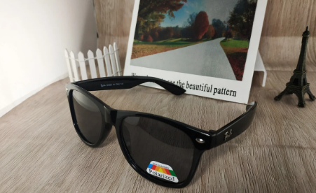 Солнцезащитные очки с поляризацией Ray Ban Wayfarer, черные очки от солнца, глянцевая оправа, Черный
Солнцезащитные очки с поляризацией Ray Ban Wayfarer, черные очки от солнца, глянцевая оправа, Черный