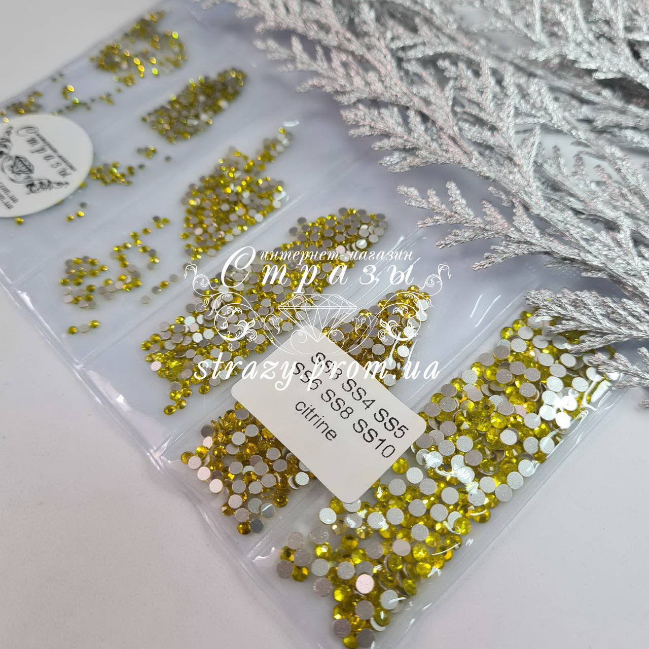 Стразы микс размеров Citrine ss3-ss10, 1440шт.
Стразы микс размеров Citrine ss3-ss10, 1440шт.