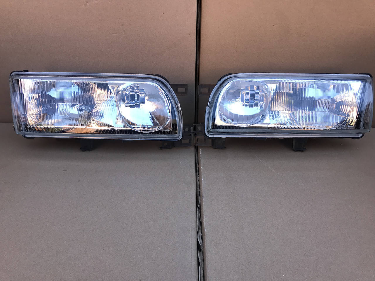 Фари фара фары Nissan Primera P10 (90-96) 
Фари фара фары Nissan Primera P10 (90-96)