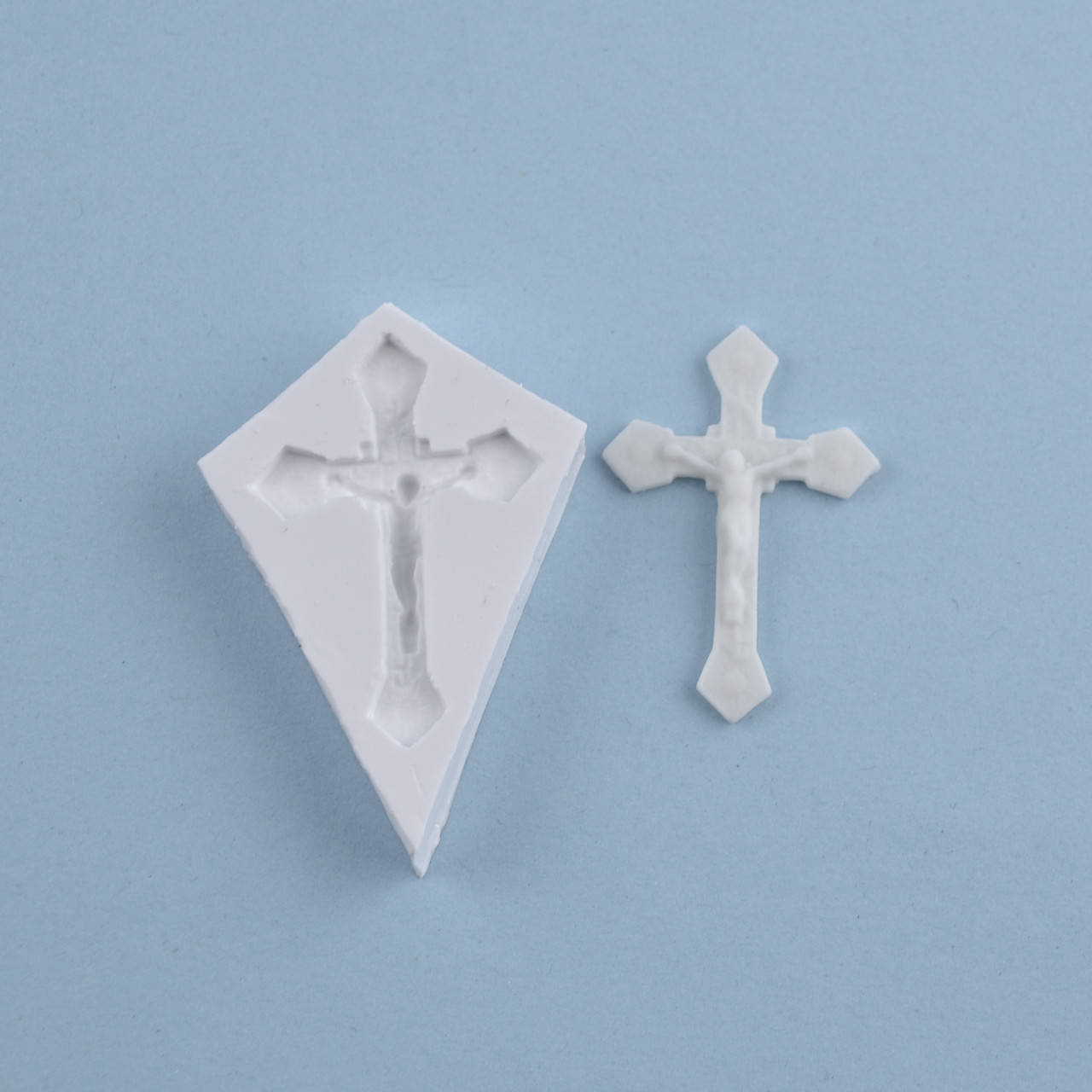 Силиконовый молд Крестик 4х5.5 см
Силиконовый молд Крестик 4х5.5 см