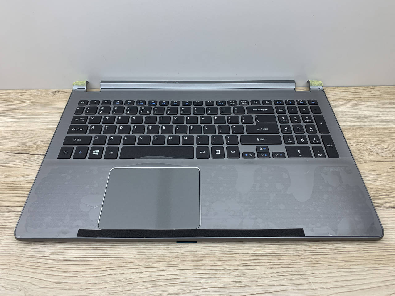 Acer Aspire V5-552 V5-573 V7-582P Корпус C (топкейс с клавиатурой (ENG+подсветка), средняя часть) Серый нов
Acer Aspire V5-552 V5-573 V7-582P Корпус C (топкейс с клавиатурой (ENG+подсветка), средняя часть) Серый нов