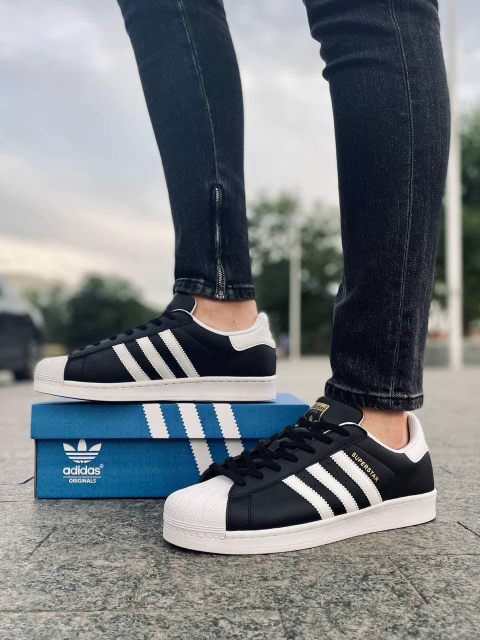 Adidas Superstar черные с белым мужские демисезонные кроссовки. Лето/осень/весна, мужские кожаные кроссовки., Черно-белый
Adidas Superstar черные с белым мужские демисезонные кроссовки. Лето/осень/весна, мужские кожаные кроссовки., Черно-белый