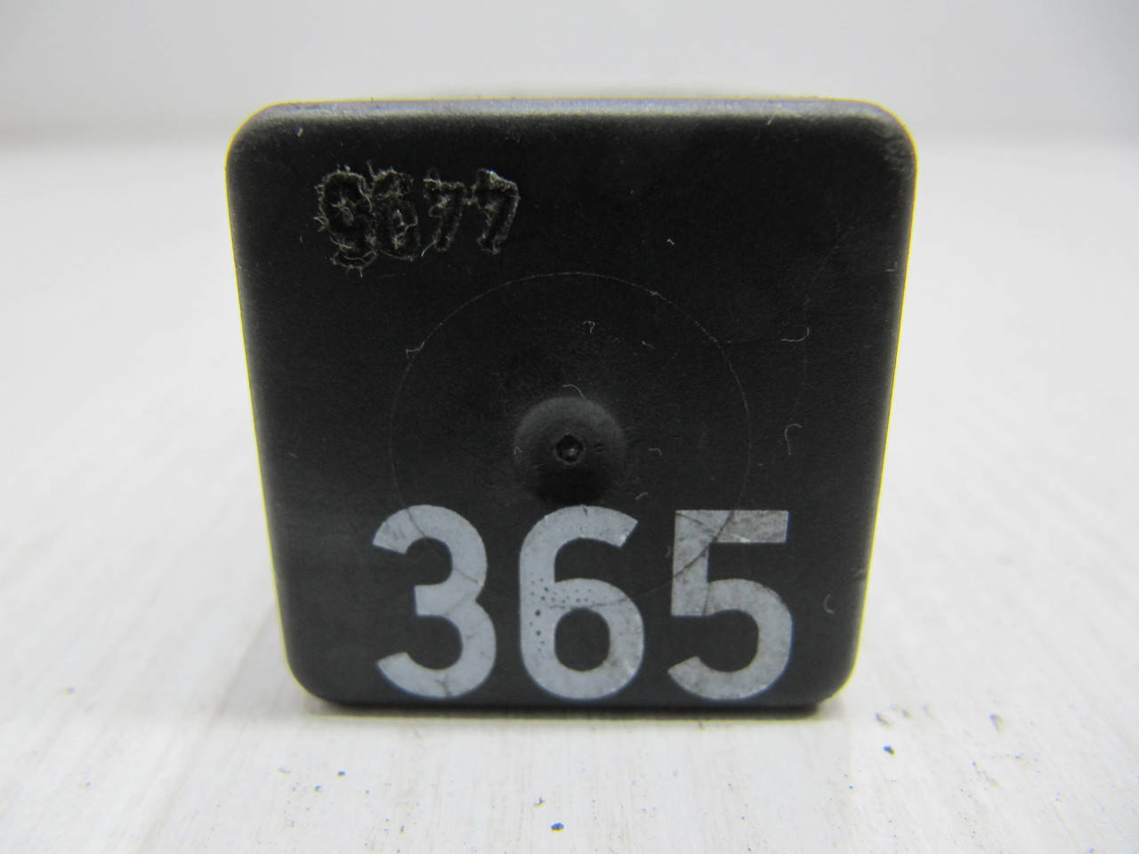 Реле №365 управления стеклоподъемниками и електролюком Ауди Audi 8D0 959 257
Реле №365 управления стеклоподъемниками и електролюком Ауди Audi 8D0 959 257