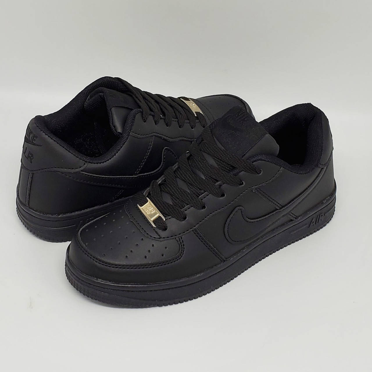 Кроссовки женские кожаные черные Nike air force. Кроссовки подростковые кожаные черные Nike air force., Черный
Кроссовки женские кожаные черные Nike air force. Кроссовки подростковые кожаные черные Nike air force., Черный