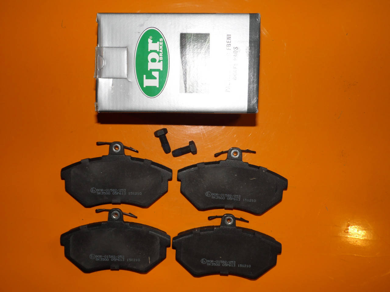 Тормозные колодки передние LPR 05P613 Seat cordoba ibiza VW golf 2-4 jetta 2 passat 2-4 vento
Тормозные колодки передние LPR 05P613 Seat cordoba ibiza VW golf 2-4 jetta 2 passat 2-4 vento