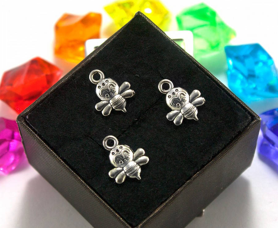 10шт, Подвески, кулоны из металла 14х11мм, Кулон подвеска "Пчёлка" 
10шт, Подвески, кулоны из металла 14х11мм, Кулон подвеска "Пчёлка"