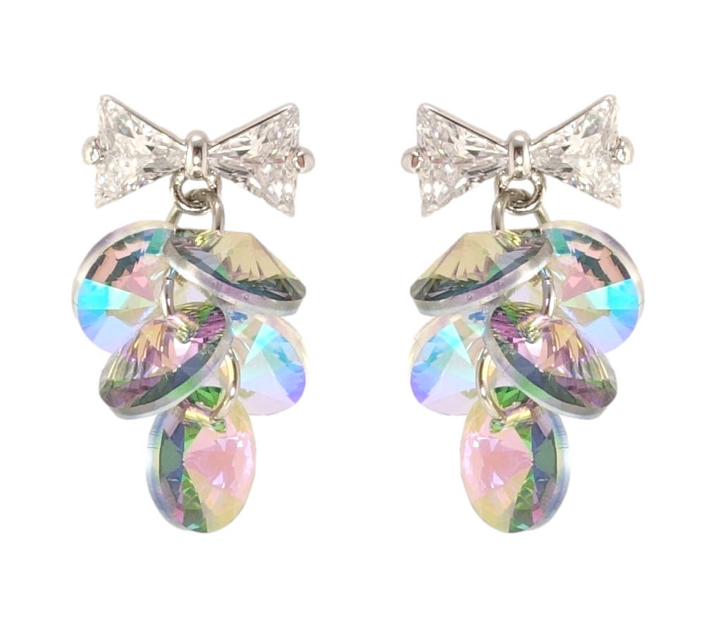 Серьги Xuping Родий с кр-ми Swarovski гвоздики (пусеты) "Бантики с кристальными гроздьями Vitrail Light"
Серьги Xuping Родий с кр-ми Swarovski гвоздики (пусеты) "Бантики с кристальными гроздьями Vitrail Light"