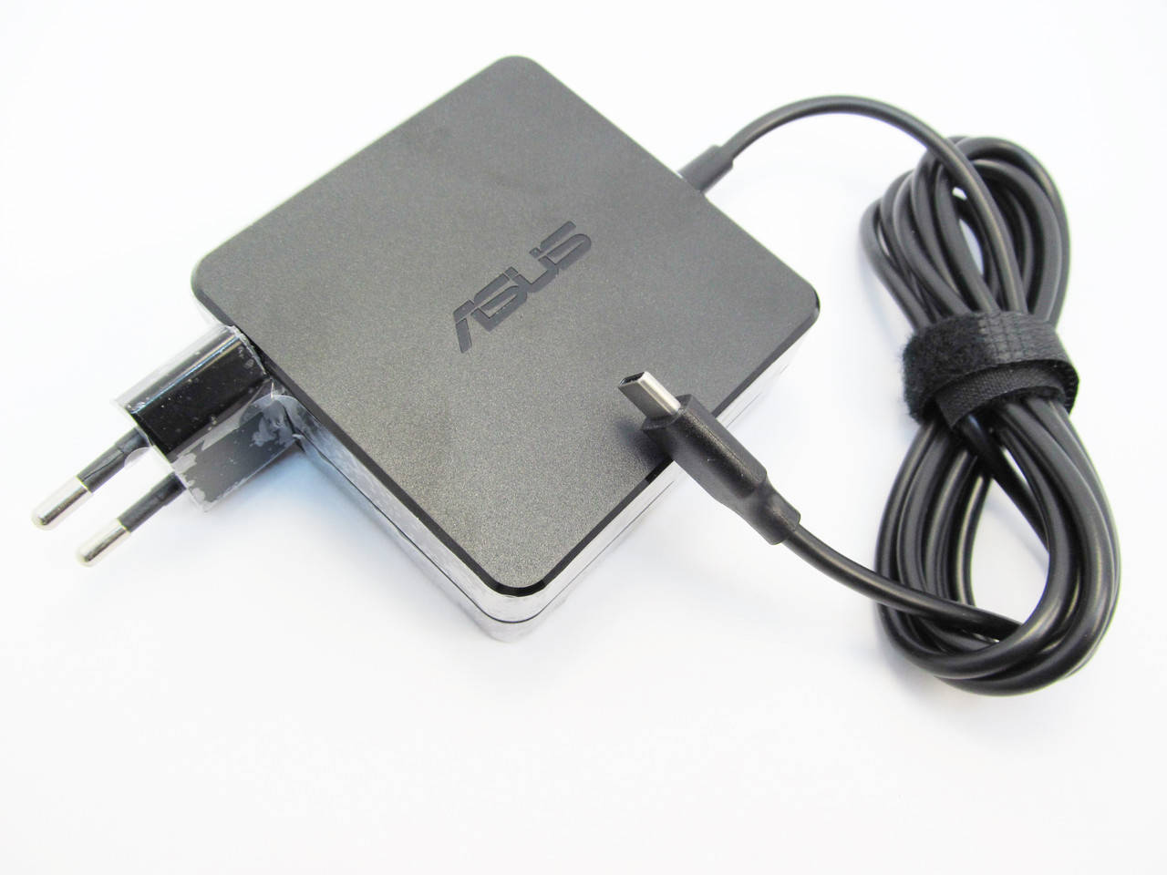 Блок питания Asus 65W 20V, 3.25A + 15V, 3A + 12V, 3A + 5V, 2A, разъем USB type-C, квадратный, сетевой ОРИГ
Блок питания Asus 65W 20V, 3.25A + 15V, 3A + 12V, 3A + 5V, 2A, разъем USB type-C, квадратный, сетевой ОРИГ