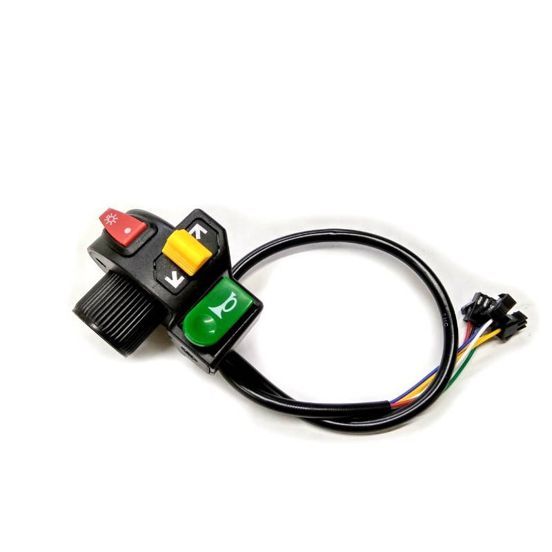 Блок кнопок руля универсальный модель 2 (сигнал + свет + переключатели поворотов)
Блок кнопок руля универсальный модель 2 (сигнал + свет + переключатели поворотов)