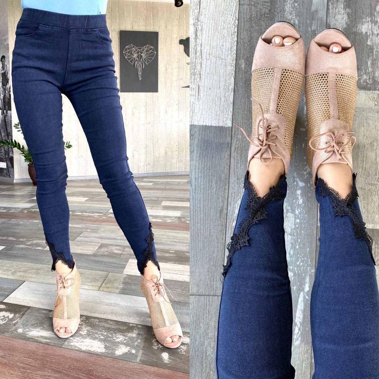 Женские стильные джеггинсы
Женские стильные джеггинсы